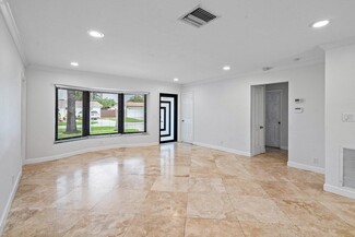 1124 NE 4th Ct, Hallandale Beach, FL 33009