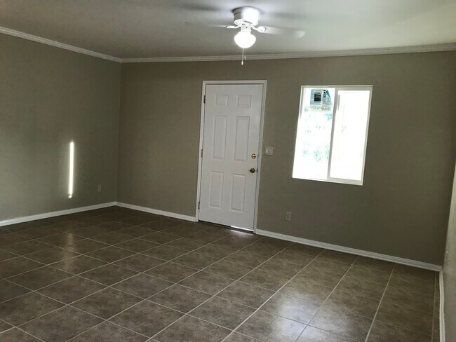 367 Howell Rd unit 2, Oxnard, CA 93033 - photo 5