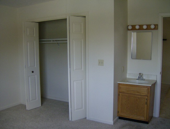 820 W Lincoln Ave unit 6, Charleston, IL 61920 - photo 6