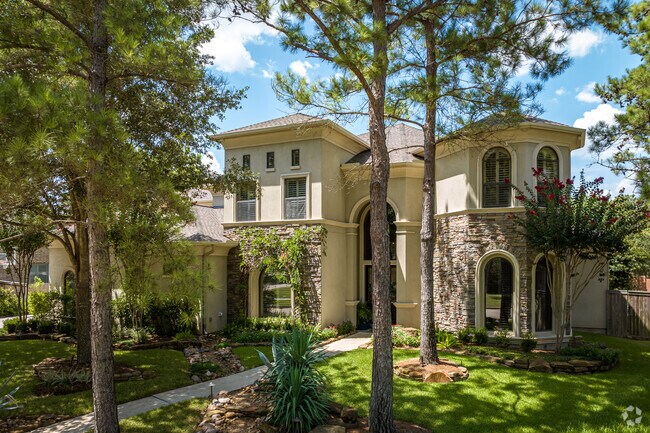 There are Mediterranean-style mansion homes located in Cinco Ranch.