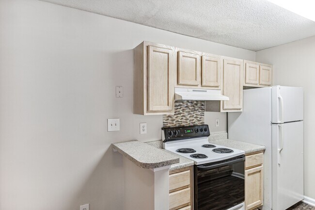 Columbia Wood, Newnan, GA 30263 - photo 5