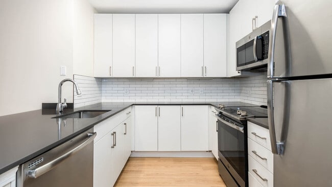 70 Hope Ave unit 101, Waltham, MA 02453 - photo 2