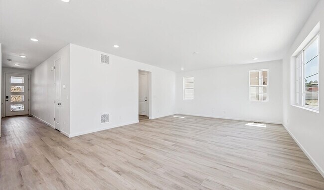 479 S Salida St, Aurora, CO 80017 - photo 5