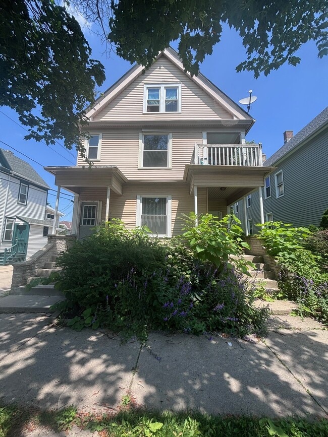1524 E Windsor Place Unit 1524, Milwaukee, WI 53202