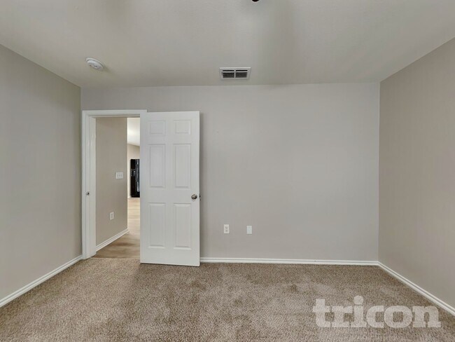 6323 Cougar Village, San Antonio, TX 78242 - photo 6