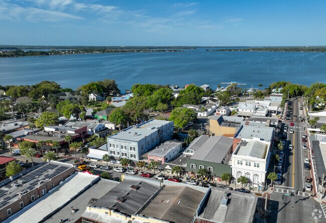 Theres plenty of water fun and other activities that Mount Plymouth can enjoy in Mount Dora.
