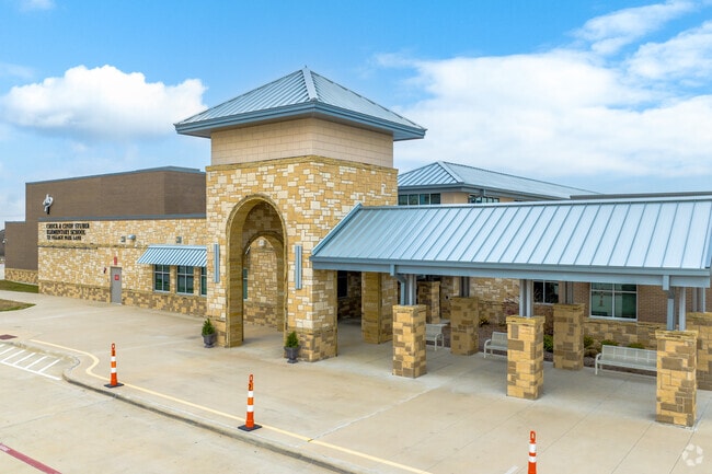 Chuck & Cindy Stuber Elementary School has 838 students in grades K-5.