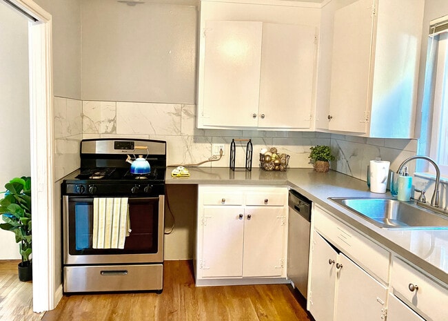 1114 Stannage Ave, Albany, CA 94706 - photo 3