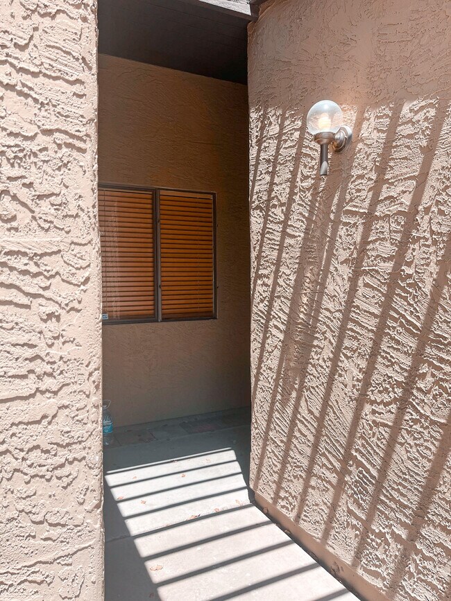 1915 N Scovel St, Tempe, AZ 85288 - photo 4