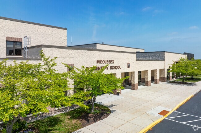 Middlesex Elementary School has a student-teacher ratio of 13 to 1.