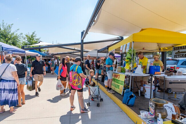 The farmers market in downtown Hickory is always fun for the whole family for Ridgeview locals.