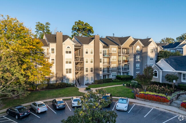 Fair Oaks has many apartments and condos to choose from.