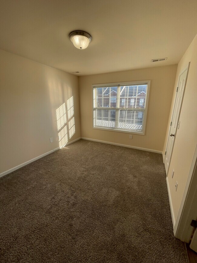 4007 Clinton Ln, Spring Hill, TN 37174 - photo 5