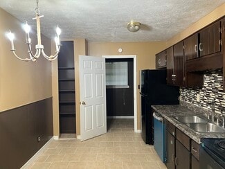 116 N Lake Dr, Jonesboro, GA 30236