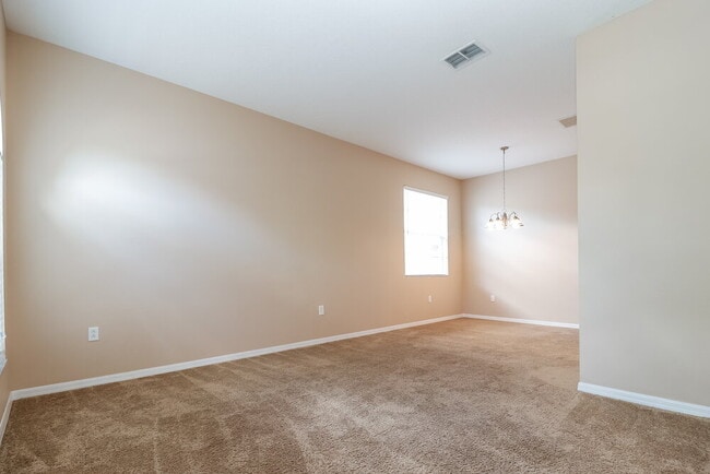 8101 Pea Tree Ct, Trinity, FL 34655 - photo 4