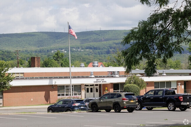 Smith Clove Elementary School in Woodbury has a student-teacher ratio of 11 to 1.