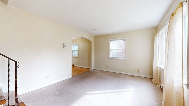 1872 Greenway Ave S, Columbus, OH 43219 - photo 2