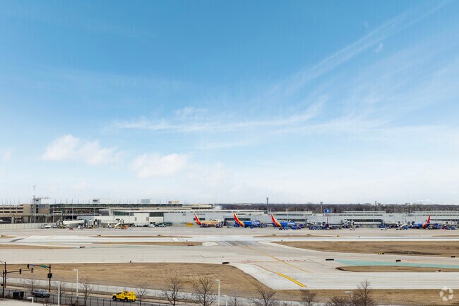 Garfield Ridge residents have easy access to the Midway Airport.