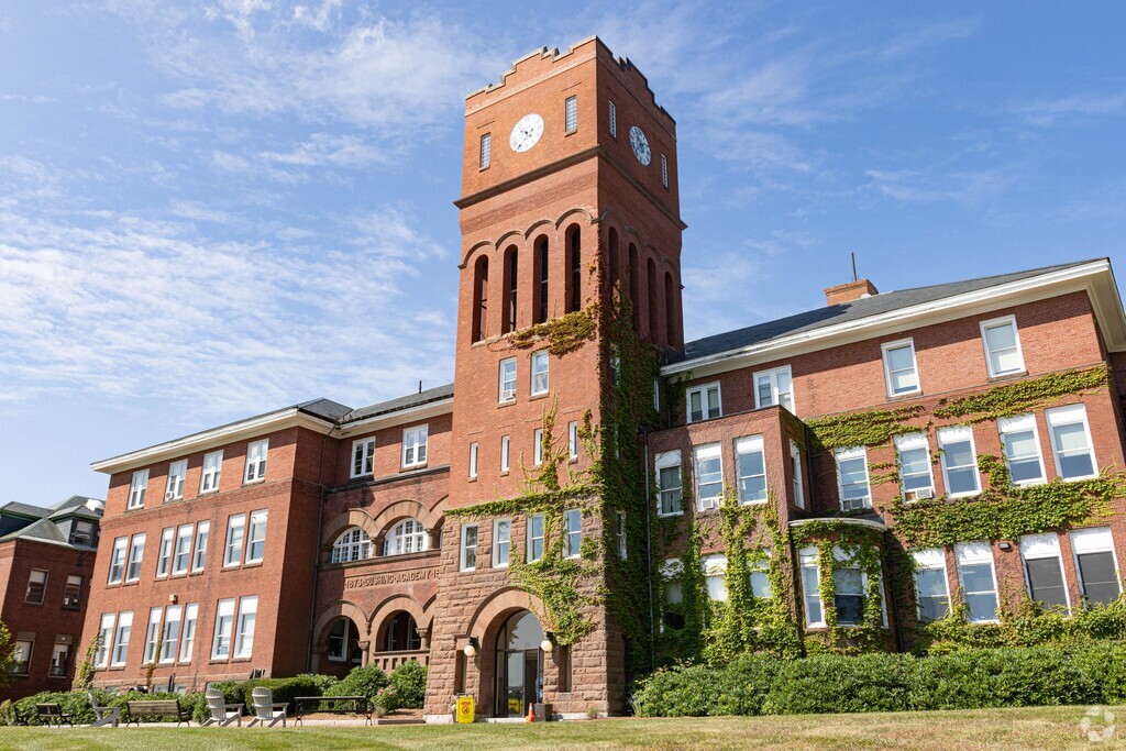 Welcome to the Cushing Academy in Ashburnham.