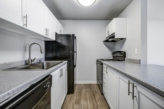 1617 W Admiralty Heights Ln, Bremerton, WA 98312