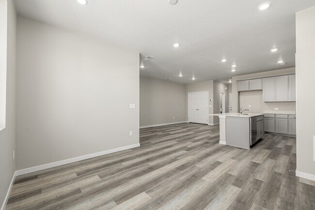 20540 E 58th Ave, Aurora, CO 80019 - photo 7