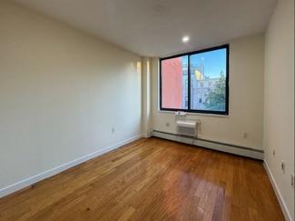 924 Metropolitan Ave Unit 301, Brooklyn, NY 11211