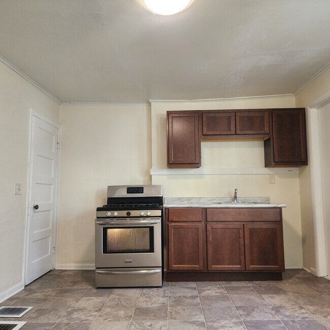 113 Sterling St, Rochester, NY 14606 - photo 5