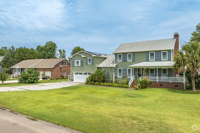 Colonial-style homes line the streets of Woodberry Forest.