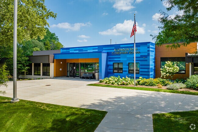 Algonquin Road Elementary is a top ranked public school in McHenry County.