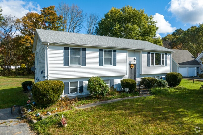 Split-level home are great home buying options in Killingly.