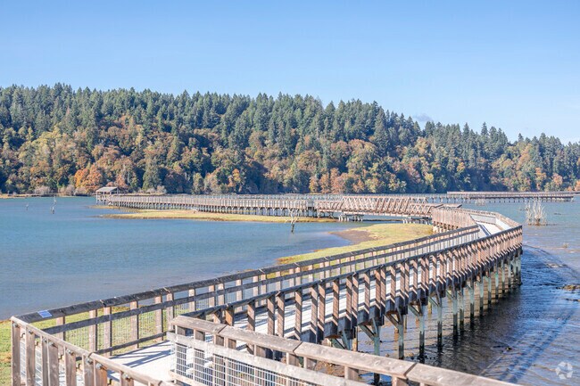 Billy Frank Jr. Nisqually National Wildlife Refuge offers the Nisqually Boardwalk in Nisqually.