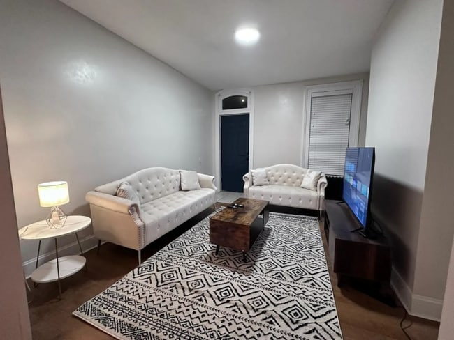 215 S Mount St, Baltimore, MD 21223 - photo 2