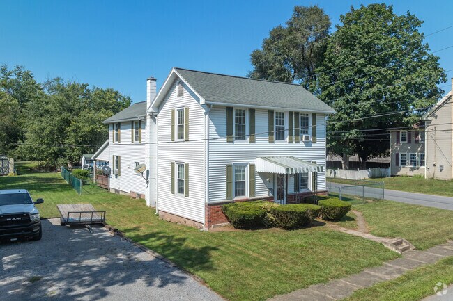 Colonial Revival homes are common across Muncy Creek neighborhoods.