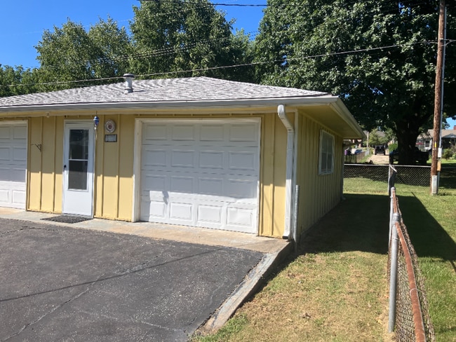 811 NW B St, Blue Springs, MO 64015 - photo 3