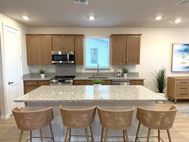 1332 Winterhart St, Galt, CA 95632 - photo 4