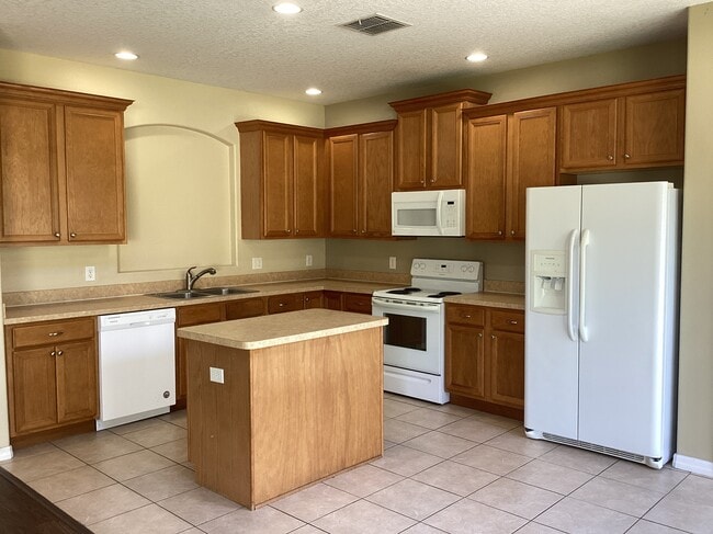 1419 Hunterman Ln, Winter Garden, FL 34787 - photo 2