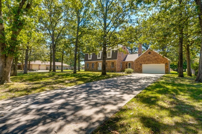 612 E Glendale St, Aurora, MO 65605 - photo 3