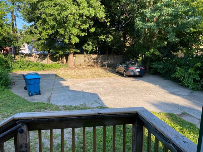 516 Oak St, Kalamazoo, MI 49007 - photo 2