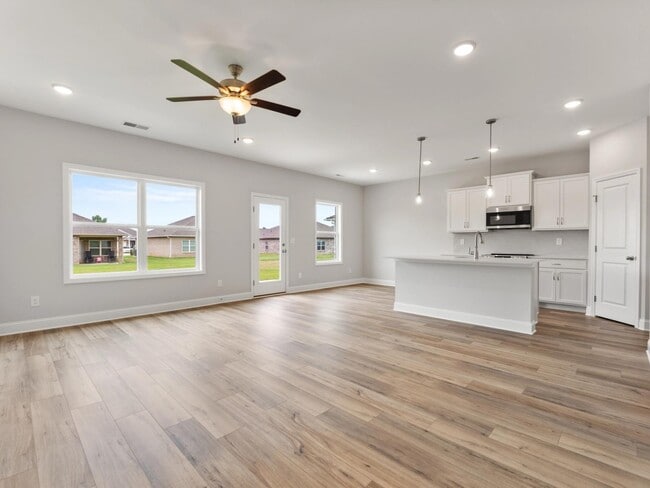 105 Luxor Ave unit 37704811, Owens Cross Roads, AL 35763 - photo 5