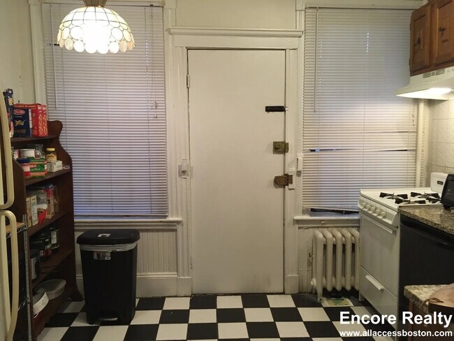47 Gordon St unit 3, Allston, MA 02134 - photo 5