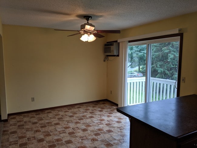 1465 Whispering Ct unit 2, Hastings, MN 55033 - photo 3