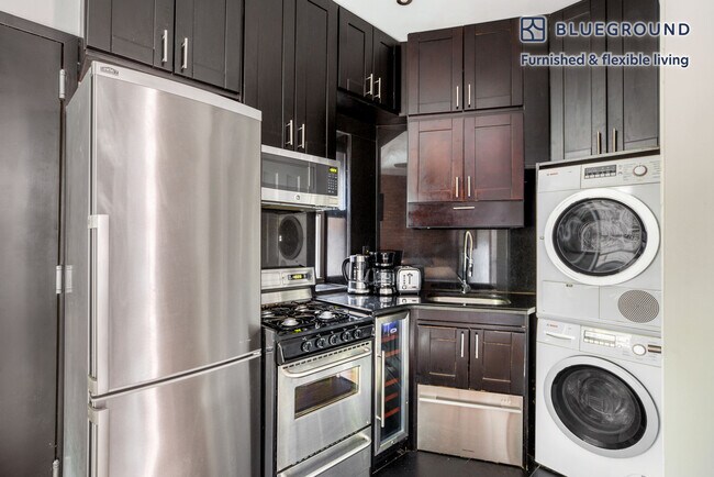 309 E 8th St unit FL2-ID1236, New York, NY 10009 - photo 5