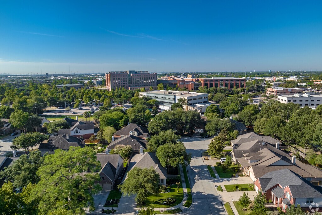 Willow Green 8301 Willow Place Dr N, Houston, TX