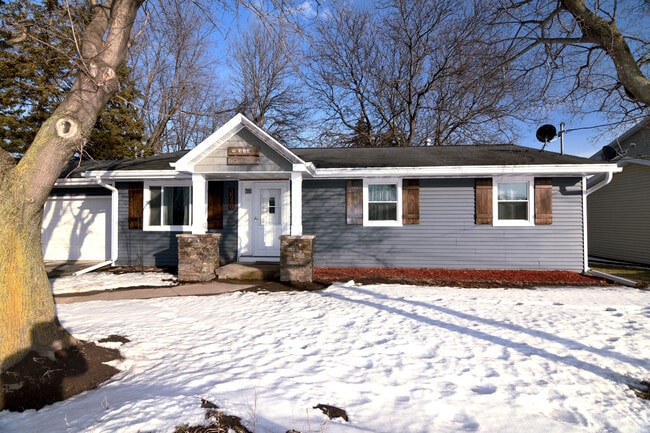 3540 N Gillett St, Appleton, WI 54914 - photo 3