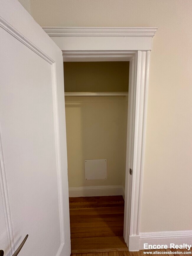 12 Chauncy St unit 24 - 8, Cambridge, MA 02138 - photo 4