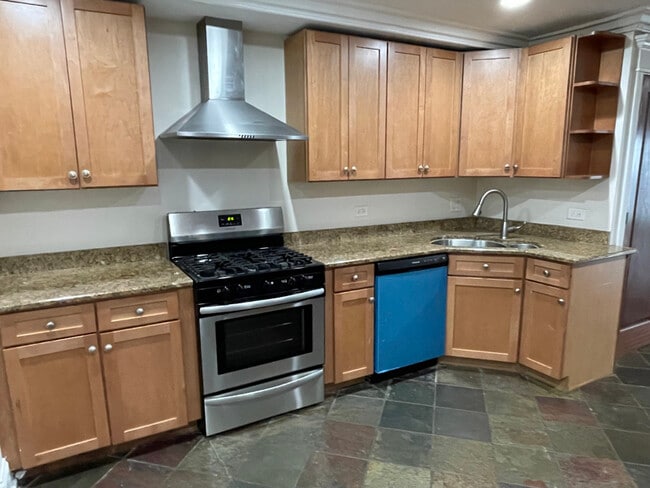 1427 N Sedgwick St unit 4, Chicago, IL 60610 - photo 3