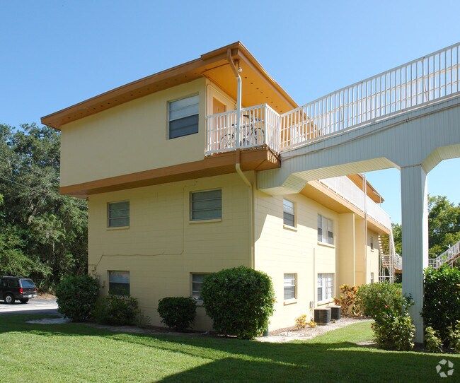 Riverside Village Apartments