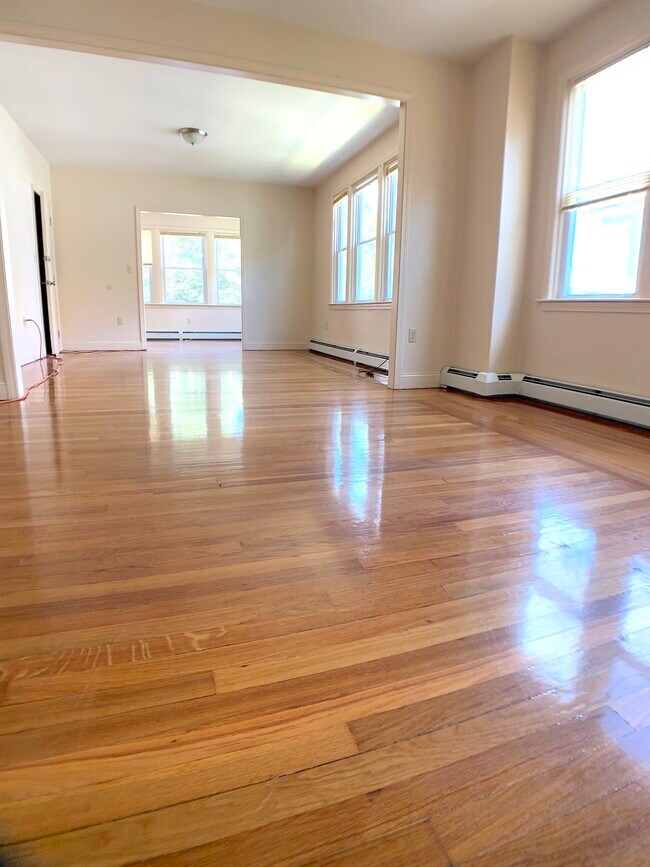 134 Lenox Ave Unit 2nd Floor, Providence, RI 02907