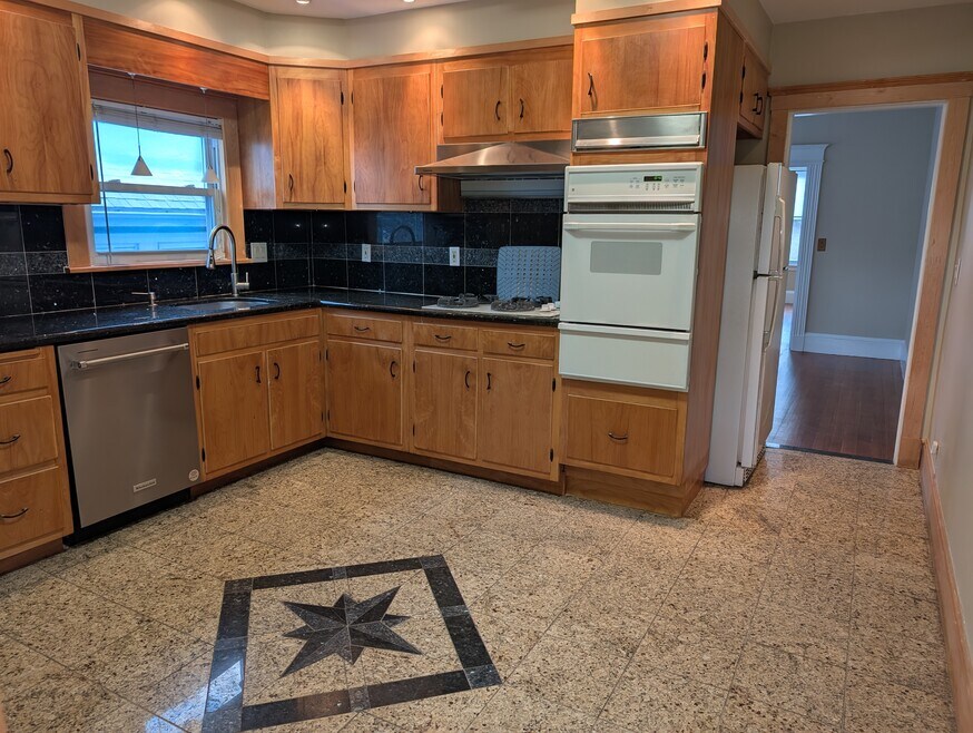 759 Boylston St unit 2, Chestnut Hill, MA 02467 - photo 1