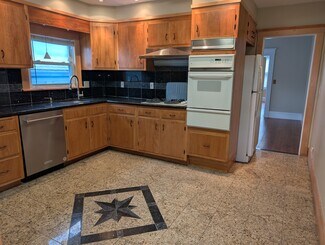 759 Boylston St Unit 2, Chestnut Hill, MA 02467